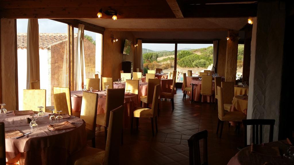 Hotel Ristorante La Tana Di Li Mazzoni Trinità d'Agultu Værelse billede